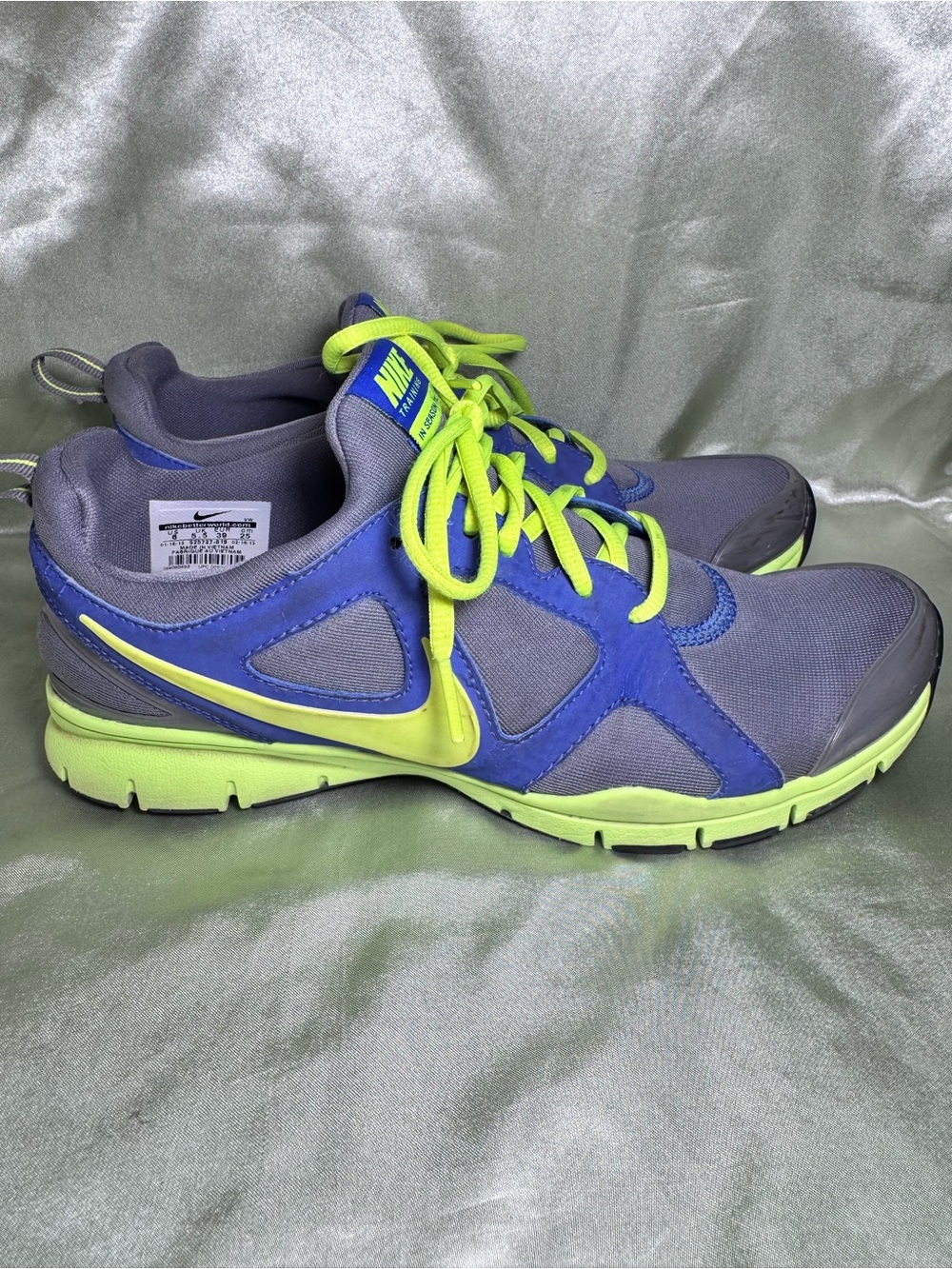Nike In-Season TR 2 Training Shoe Grey, Green, Blue, Women’s size 8